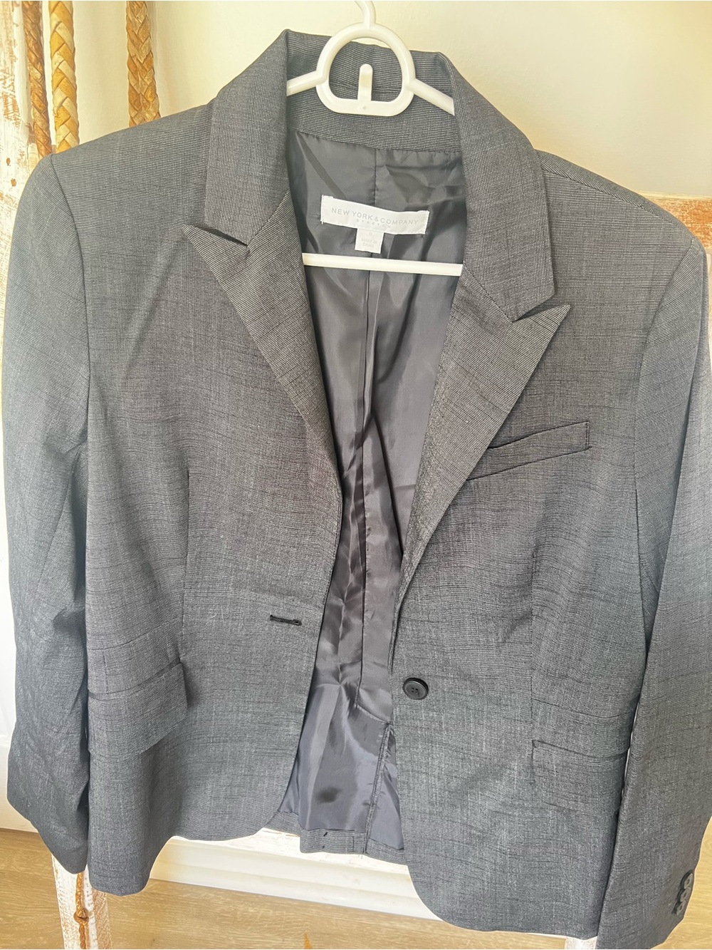New York & Company Women’s gray Single-Button Blazer